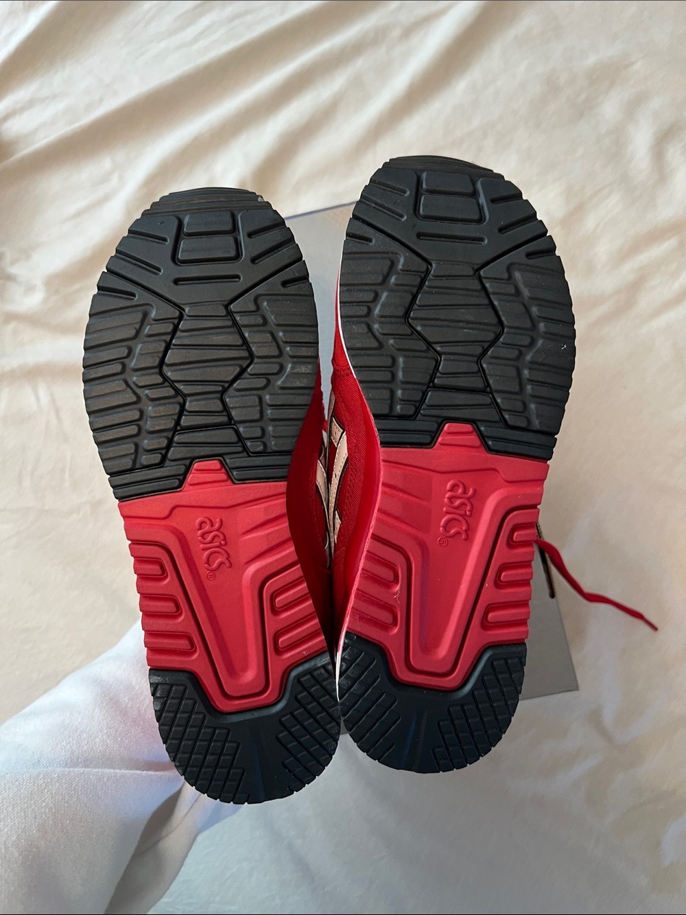 Asics Kids Red and White Gel-Lyte III Sneakers - Picture 3 of 6